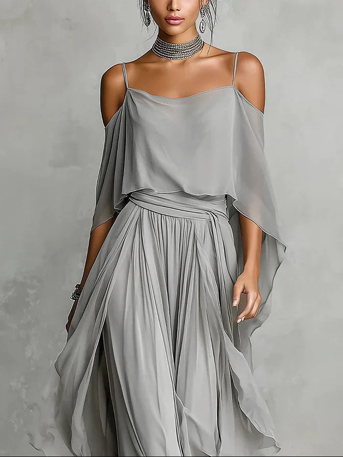 Rosalía Conjunto de Chiffon Gris con Top Fluido de Hombros Descubiertos y Pantalón