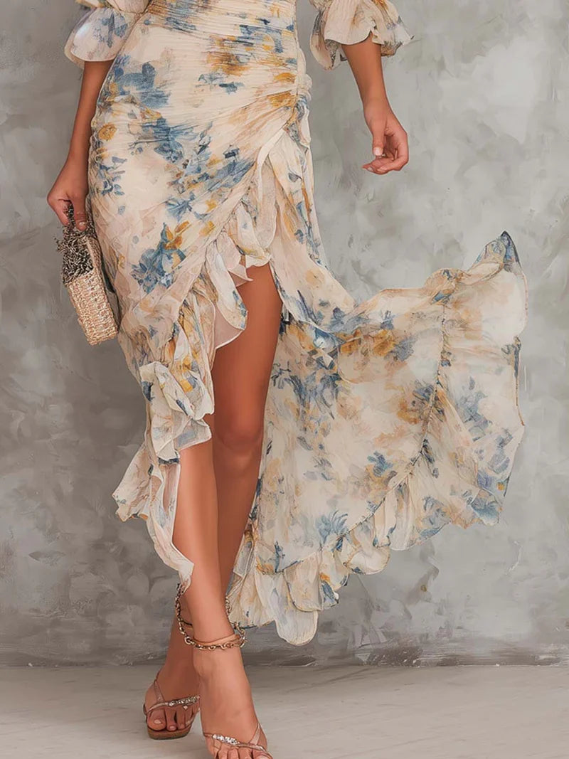 Aitana Vestido Maxi de Gasa con Estampado Floral, Cuello Alto y Bajo Asimétrico Beige