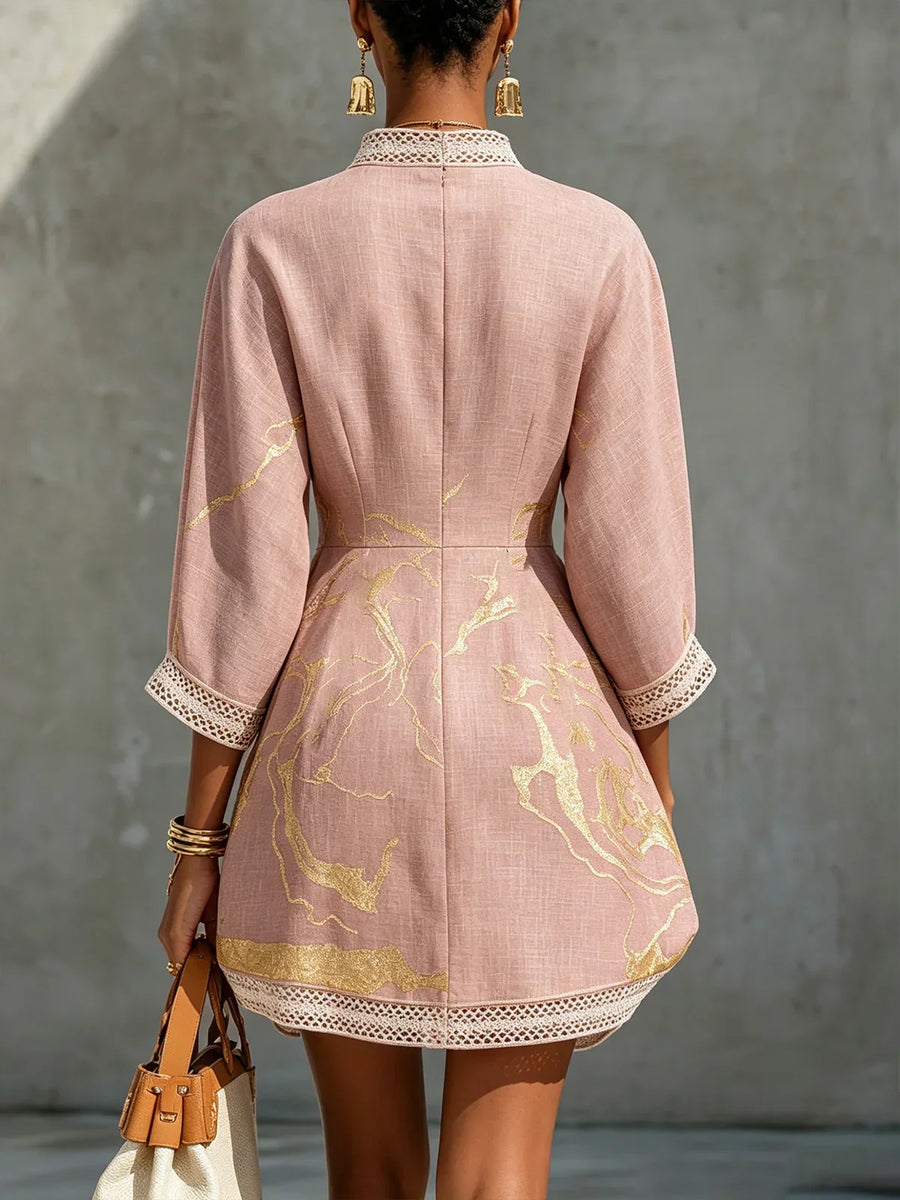 Calista Vestido Mini Rosa de Encaje con Escote en V